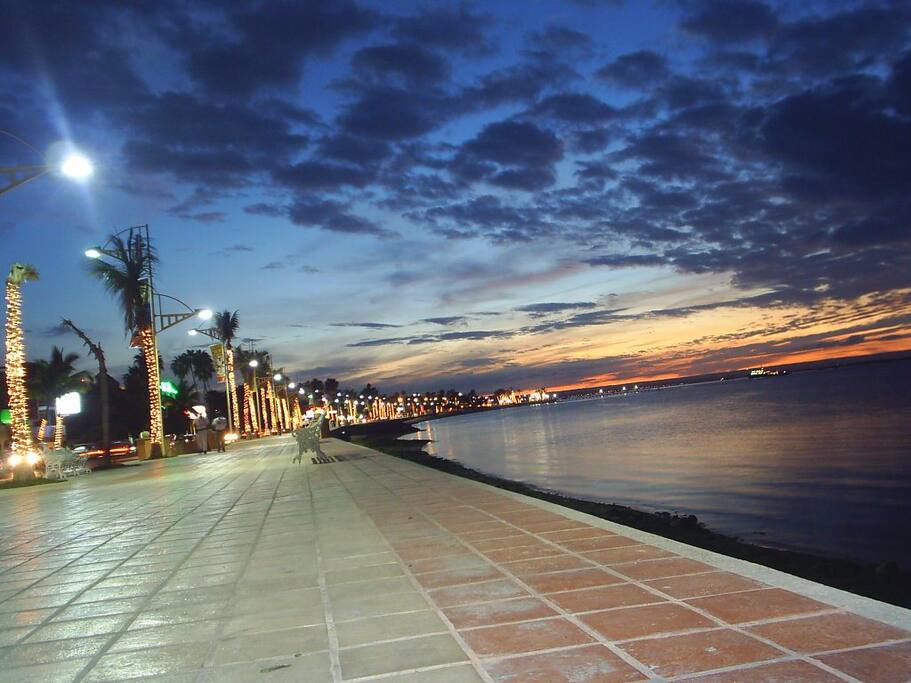 Malecon atardecer Diario.