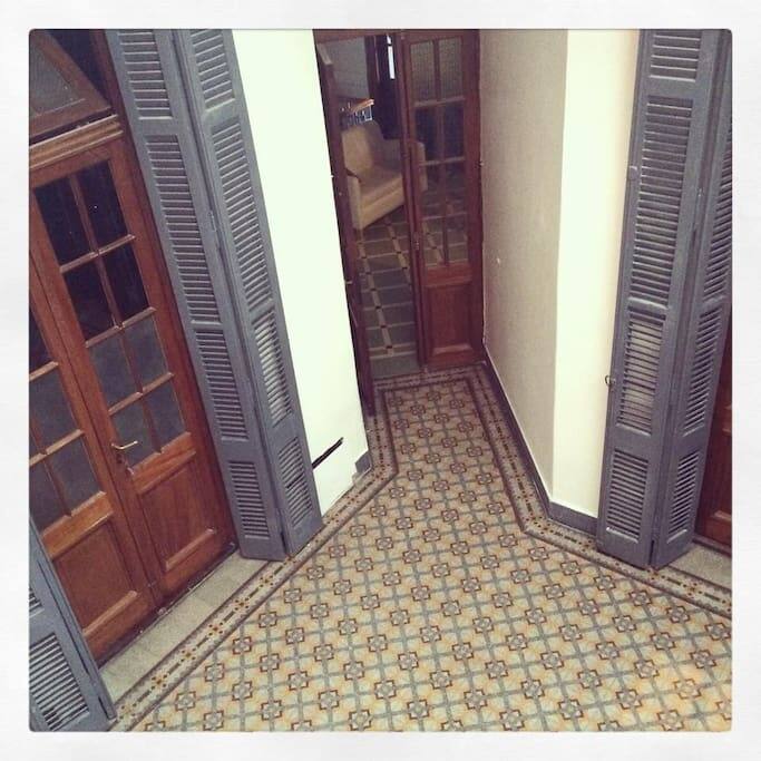 El antiguo patio que comunica el patio con la terraza