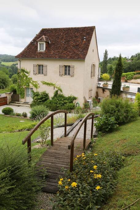 chemin de promenade dans le jardin (arrière de la maison)