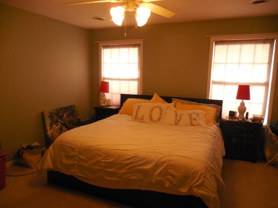 Large Bedroom w/Sitting Area & Large screen TV