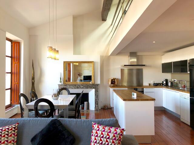 Lumineux Duplex 3ch au cœur historique de Bordeaux gallery image 3