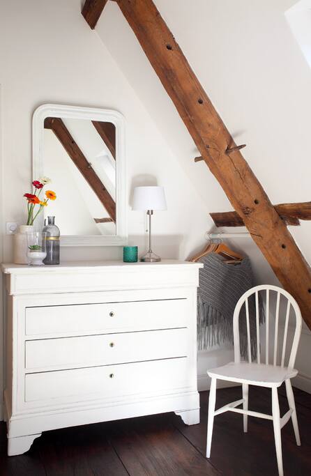 Bedroom FOUR Aux Sabots Rouges