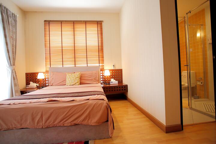 Central Bangkok 3 Bedroom Apartment gallery image 5