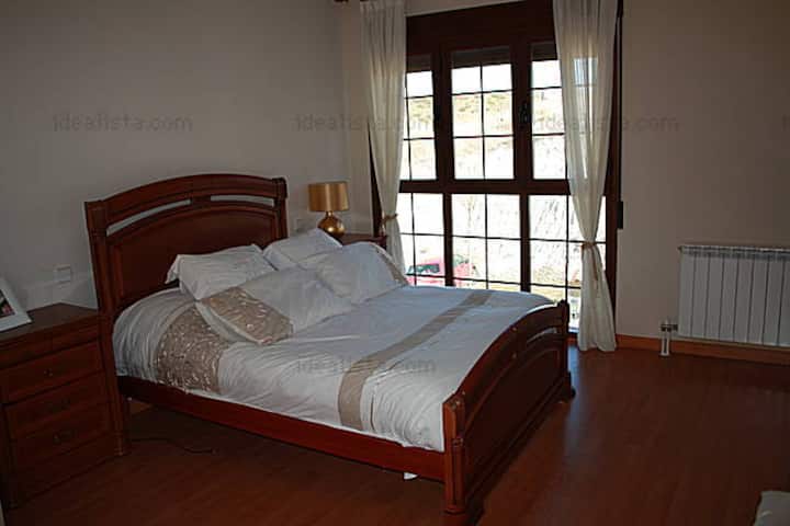 Casa Rural Con Barbacoa Y Jardín - Alcalá de Henares