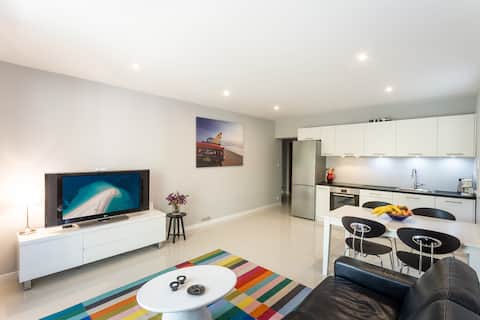 Private 2 Bedroom Apartment close to Beach