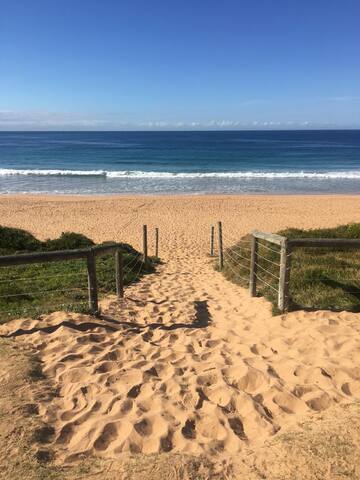 Waratah House- a sun drenched Palm Beach Classic