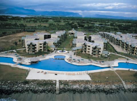 FIJI - South Pacific Ocean Resort