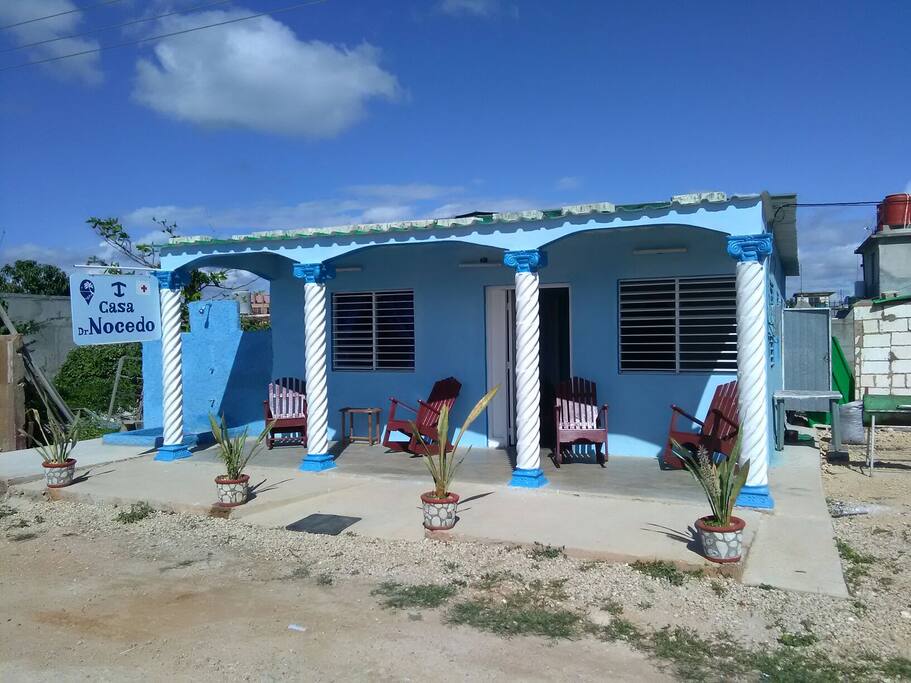 Vista frontal de la casa Dr Nocedo