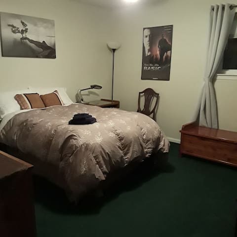 Great location/Private room in condo