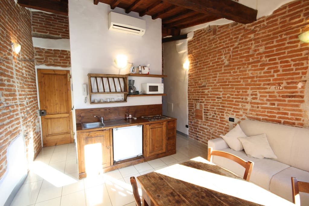 LIVING / KITCHEN