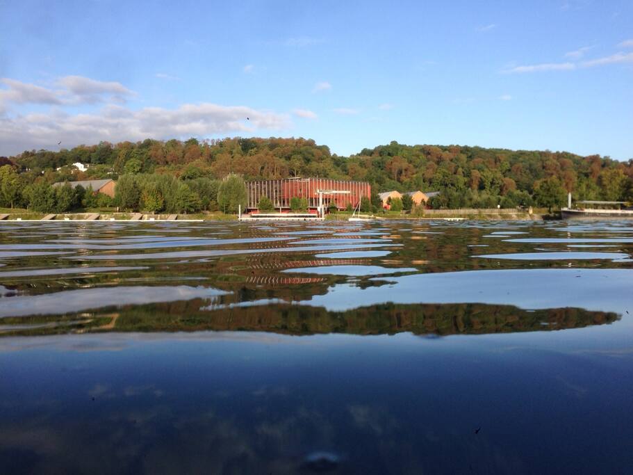 la vue sur la base nautique et le parc de Saint Cloud