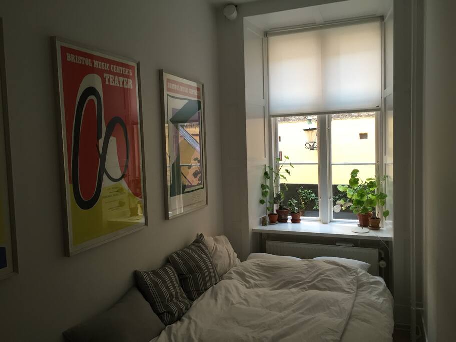 Soveværelse, seng til to personer, 160x200 cm.
