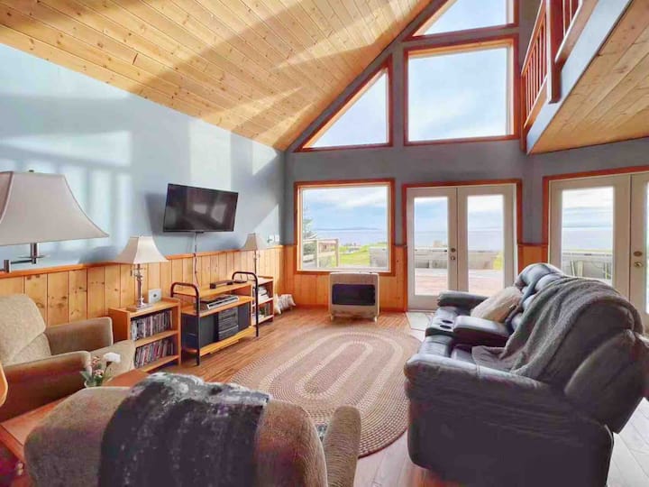 Oceanfront Villa On Savary Island - Savary Island