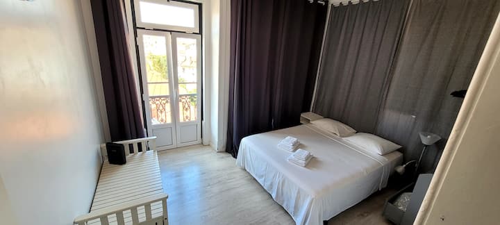 Casa Marquês  Private Apartment - Lissabon