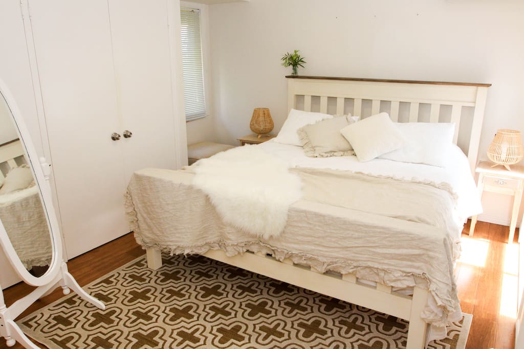 Master Bedroom with king bed and ensuite