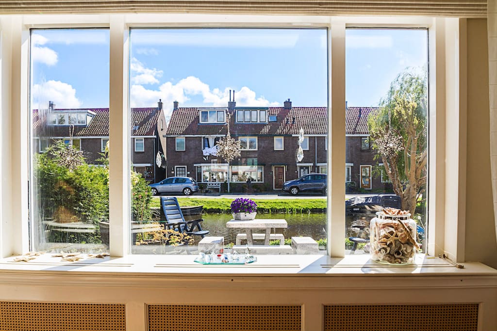 Raam woonkamer voorkant huis