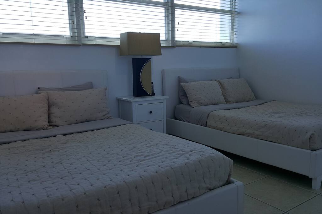 bedroom 435 / dormitorio 435