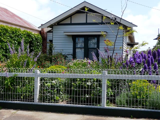 Airbnb Queenscliff Holiday Rentals Places To Stay