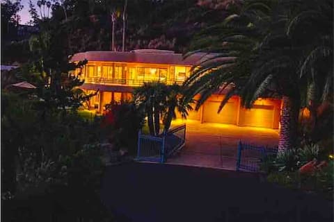 Mansion Ocean View, Pool & spa