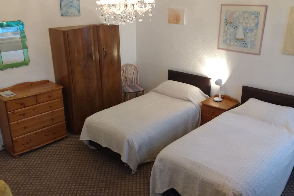 Large twin room on the first floor.