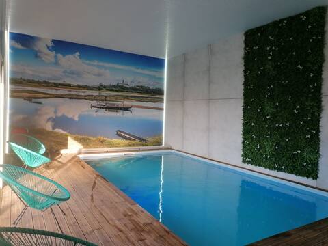 15 person cottage with jacuzzi and pool