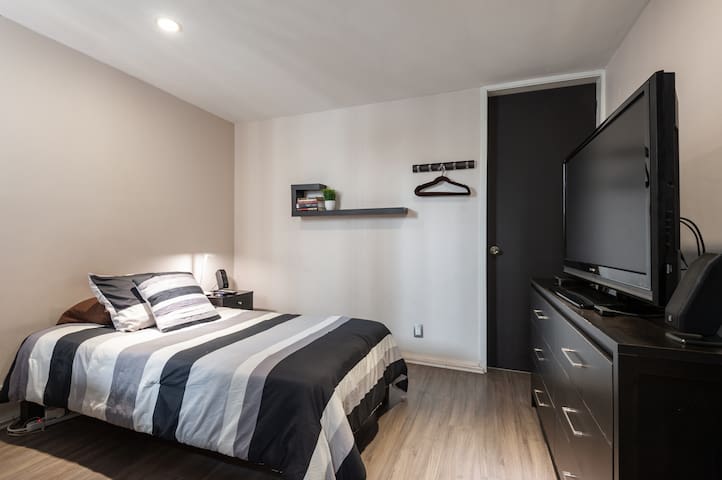 Private Room In The Nicest Neighborhood