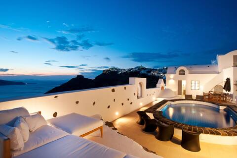Antelmi luxury villa caldera firostefani