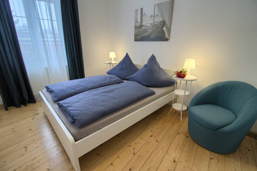 Großes Schlafzimmer