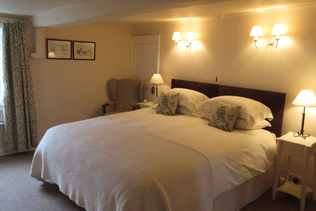 Slumber in the Super King Size bed.