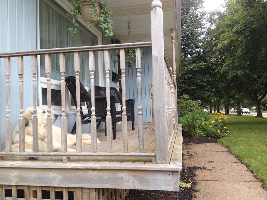 Additional outdoor space on the front porch