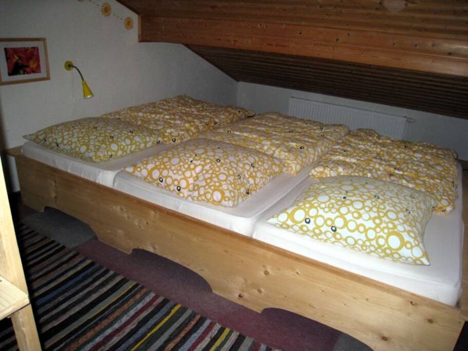 Schlafzimmer 1, Bettbreite je 80cm