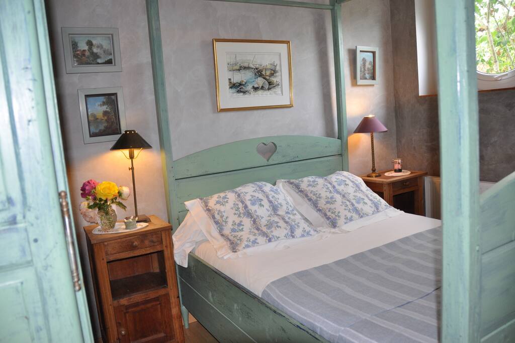 Le baldaquin est très confortable.