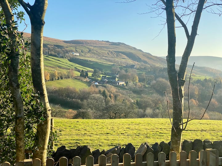 Saddleworth Hut photo 5