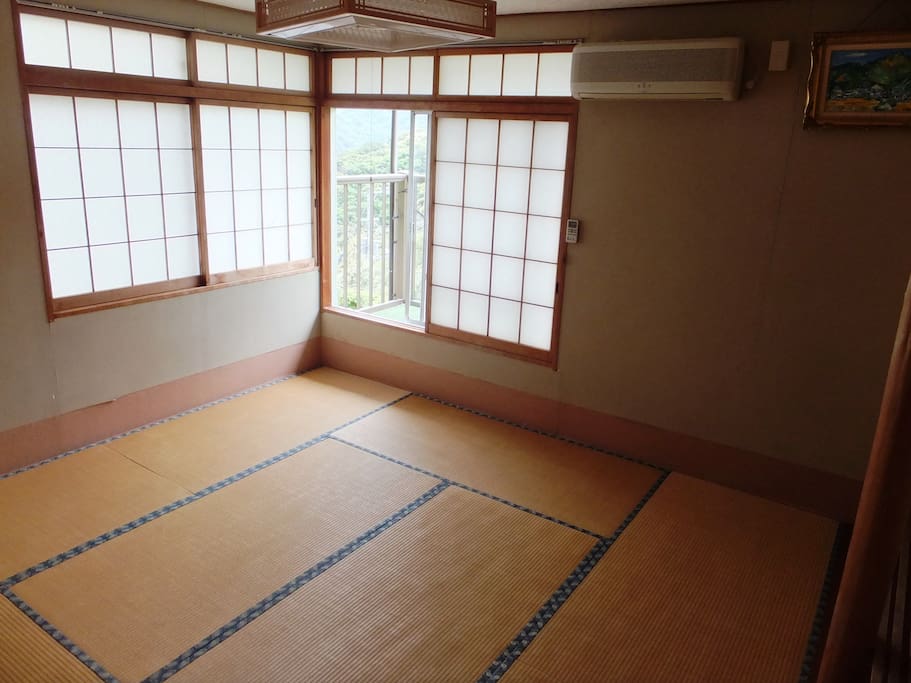あやめの間 角部屋で8畳の和室です。