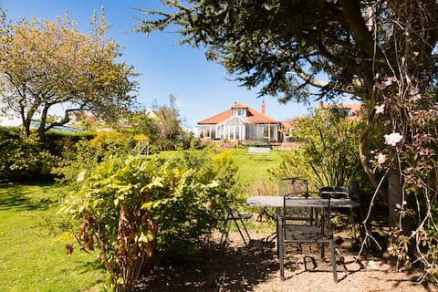 Outstanding detached holiday home ..