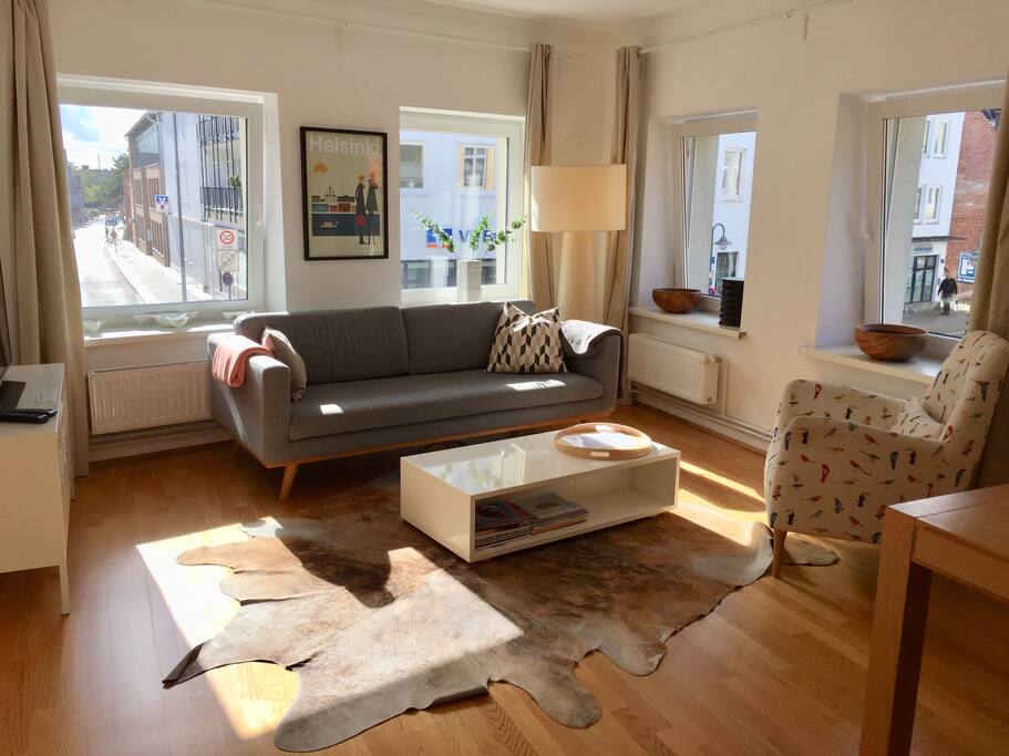 helles und freundliches Wohnzimmer