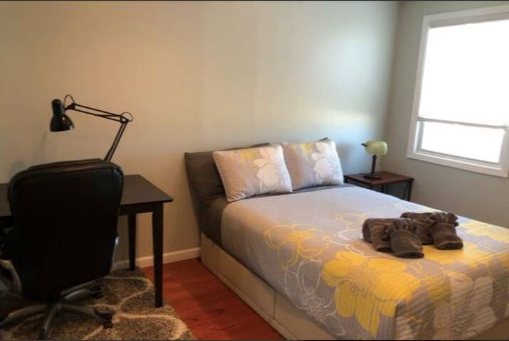 4 Bedroom Home by the Beach (WH) gallery image 2