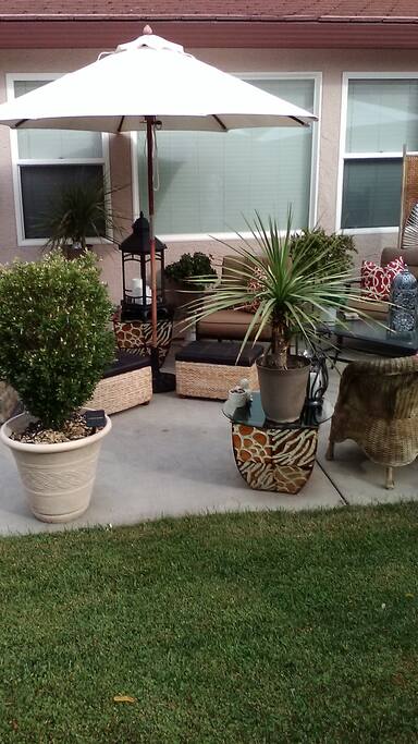 Additional backyard seating.