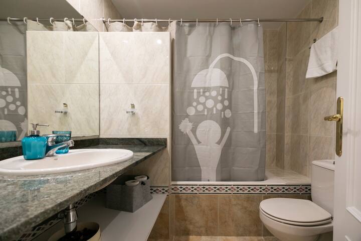 Be Barcelona – Plaza Catalunya Nice and Comfy 4.2 (MP9) gallery image 5