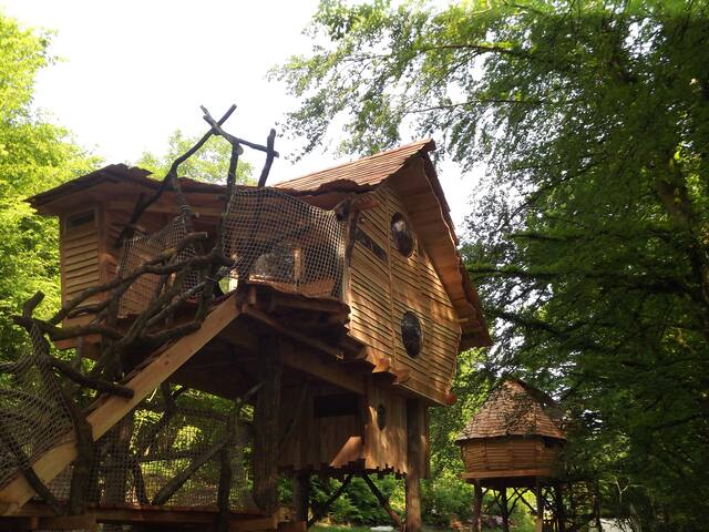 Cabane perchée A l'Orée