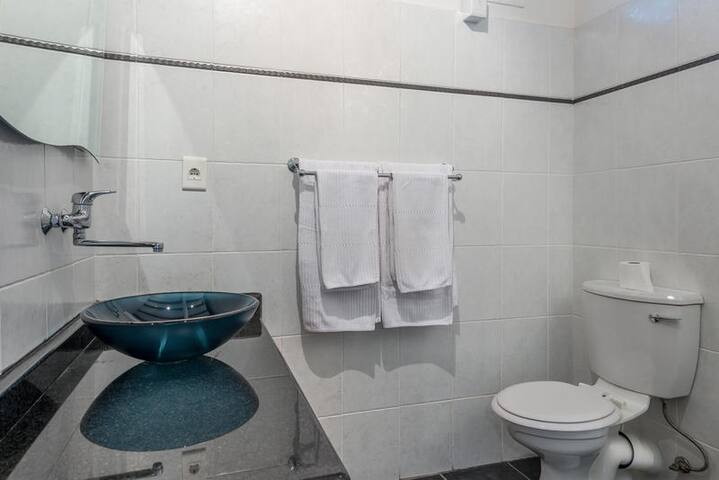 Lovely two level specious 115 sqm apartment gallery image 2