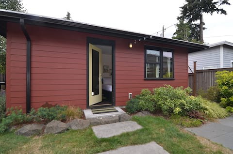 Beautiful Guest Suite for 2 in Ballard