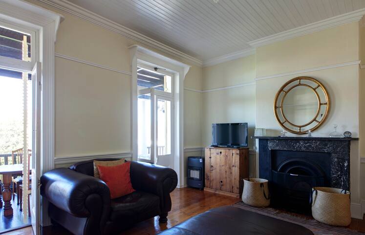 Familiehuis in St James Kaapstad gallery image 3