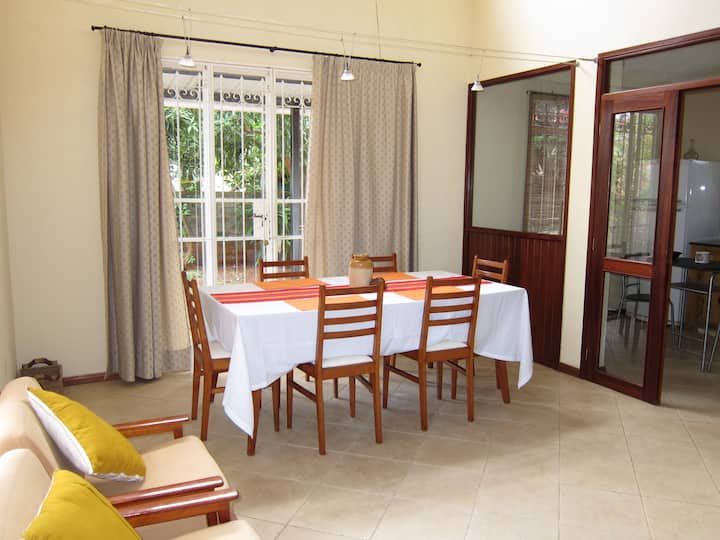 Private Retreat With Modern Comfort (Full Aircon) - Port Louis