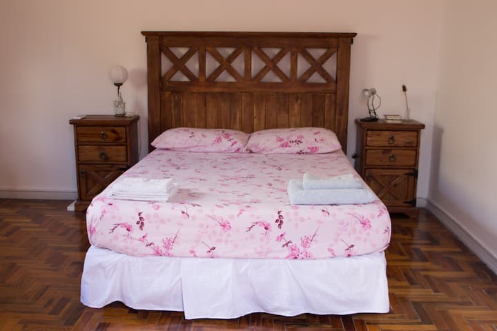 Habitación en San Cristóbal con terraza y baño privado