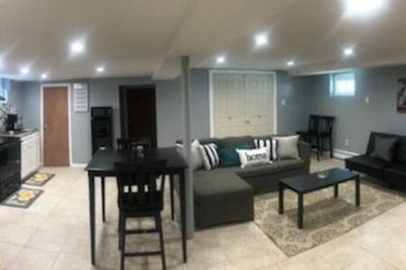 NEWLY RENOVATED!!! LUCAS 1BR APT NEAR JFK/LGA