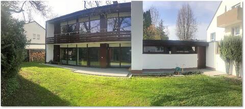 Cosy house ▶ lifestyle-oriented ambience