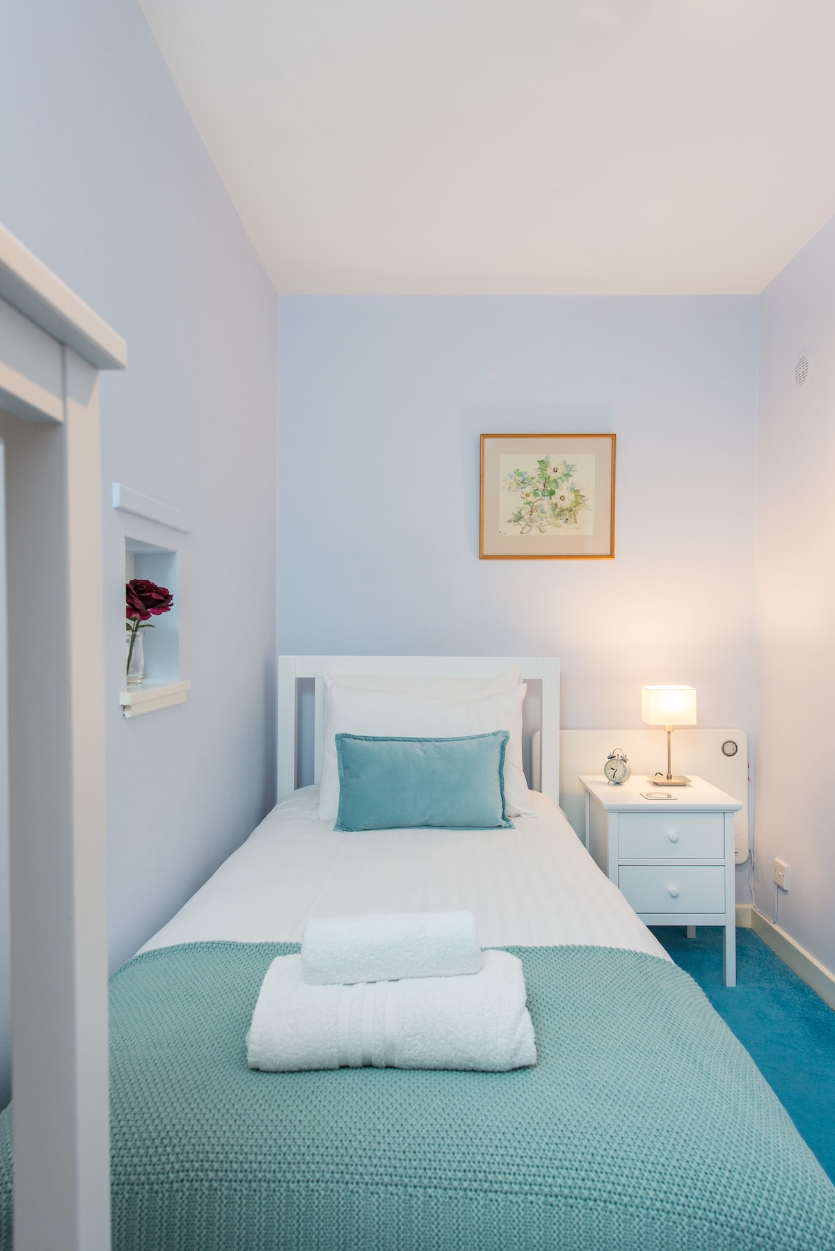 El acogedor dormitorio individual es perfecto cuando viajas con amigos o familiares