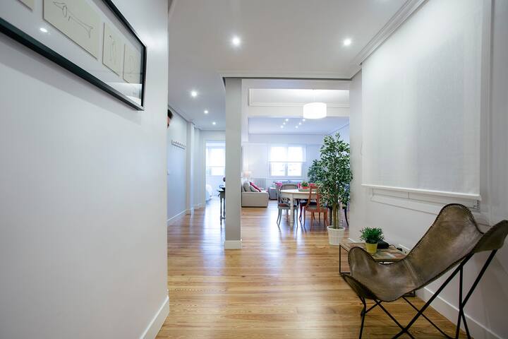 Ondarreta-Palacio Real apartment, 50m from seaside gallery image 5