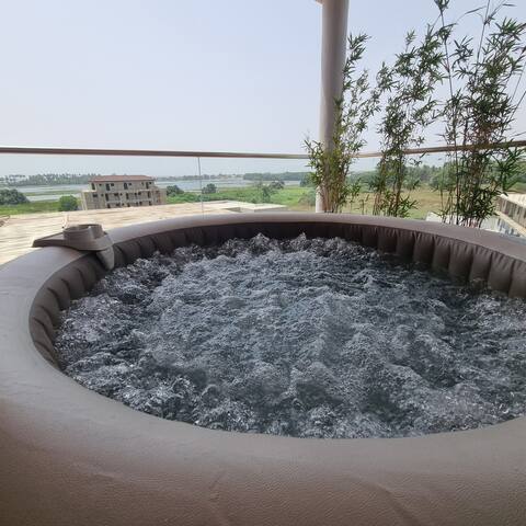 accommodation with quiet spa. beautiful sea view & lagoon